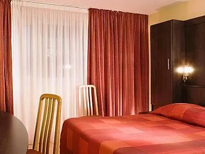 Escale Oceania Brest Hotel Gouesnou 3*,  France